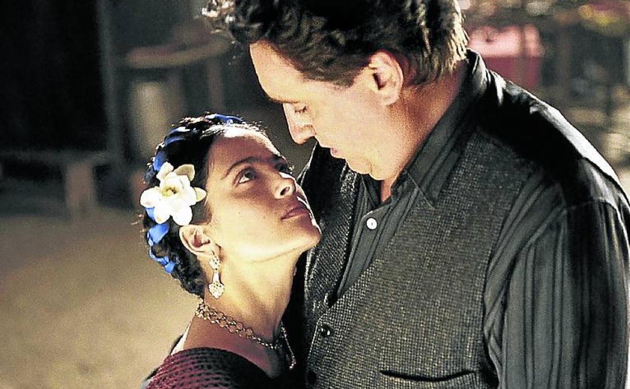 Una escena de 'Frida' de Julie Taymor, con Salma Hayek de protagonista. 