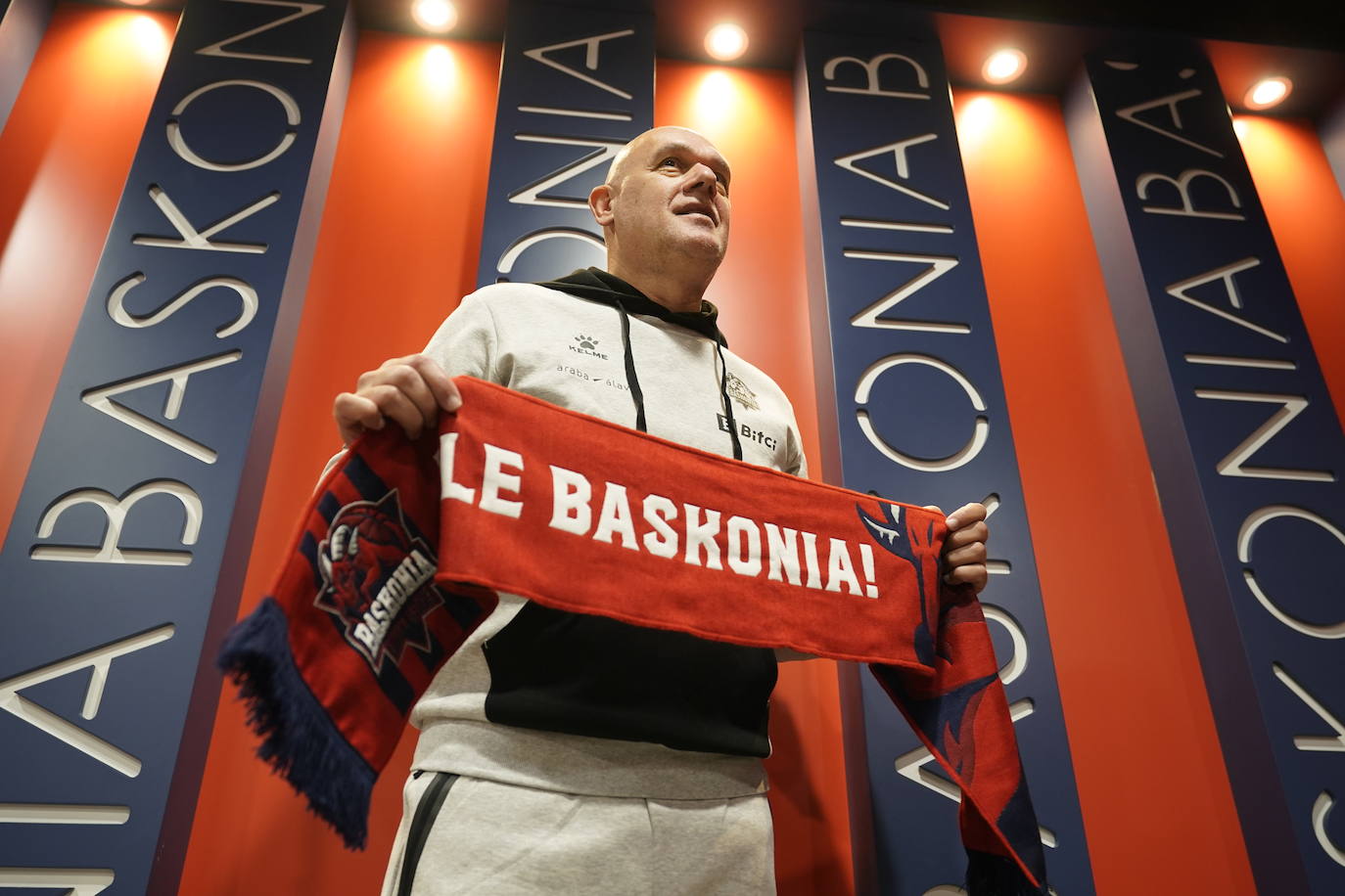 Fotos: La presentación de Neven Spahija como nuevo técnico del Baskonia, en imágenes