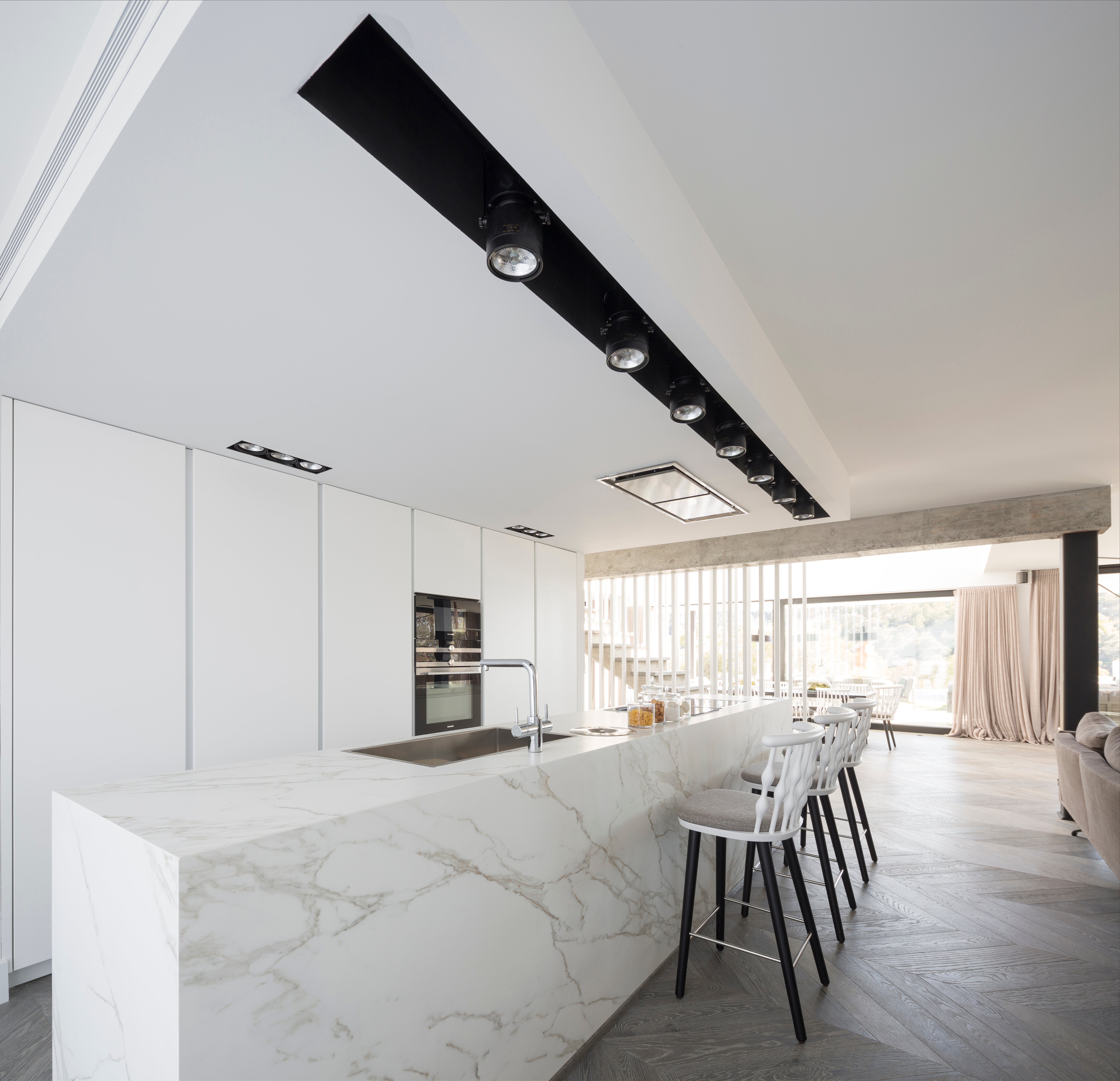 Fotos: Una interiorista vizcaína reforma el lujoso chalet de un futbolista en Ibiza