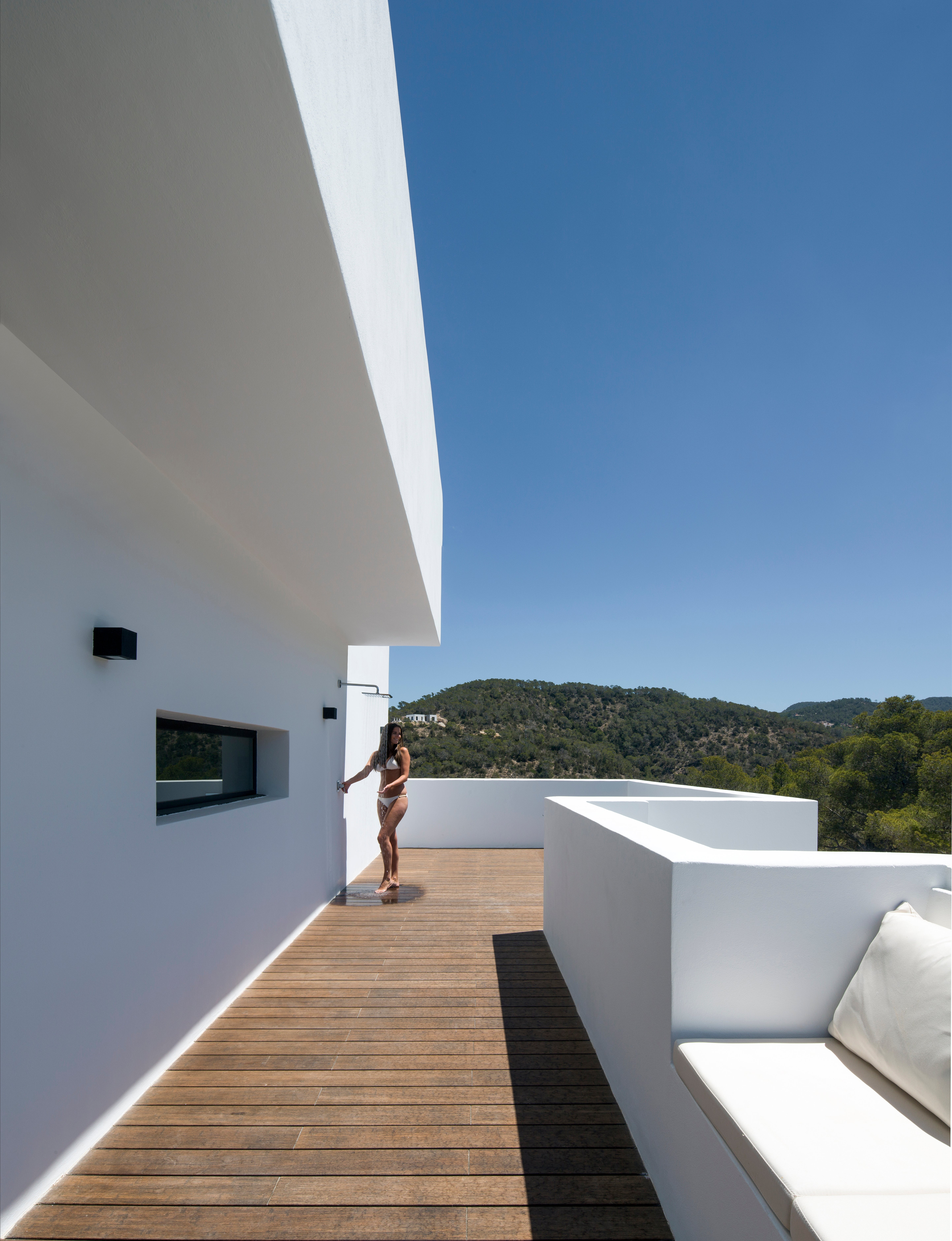 Fotos: Una interiorista vizcaína reforma el lujoso chalet de un futbolista en Ibiza