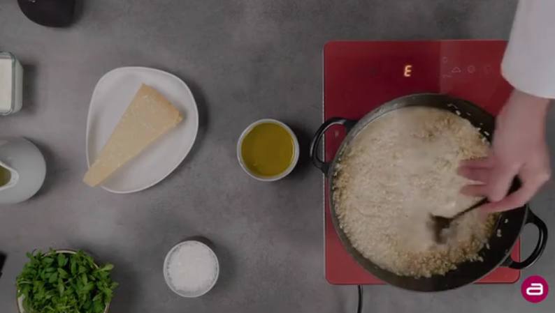 Eskoletako menuak birplanteatuz, errezeta berritzaileen bidez