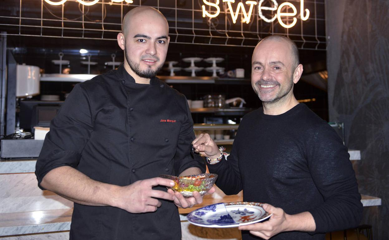 El cocinero José Márquez y Juan Marchante.