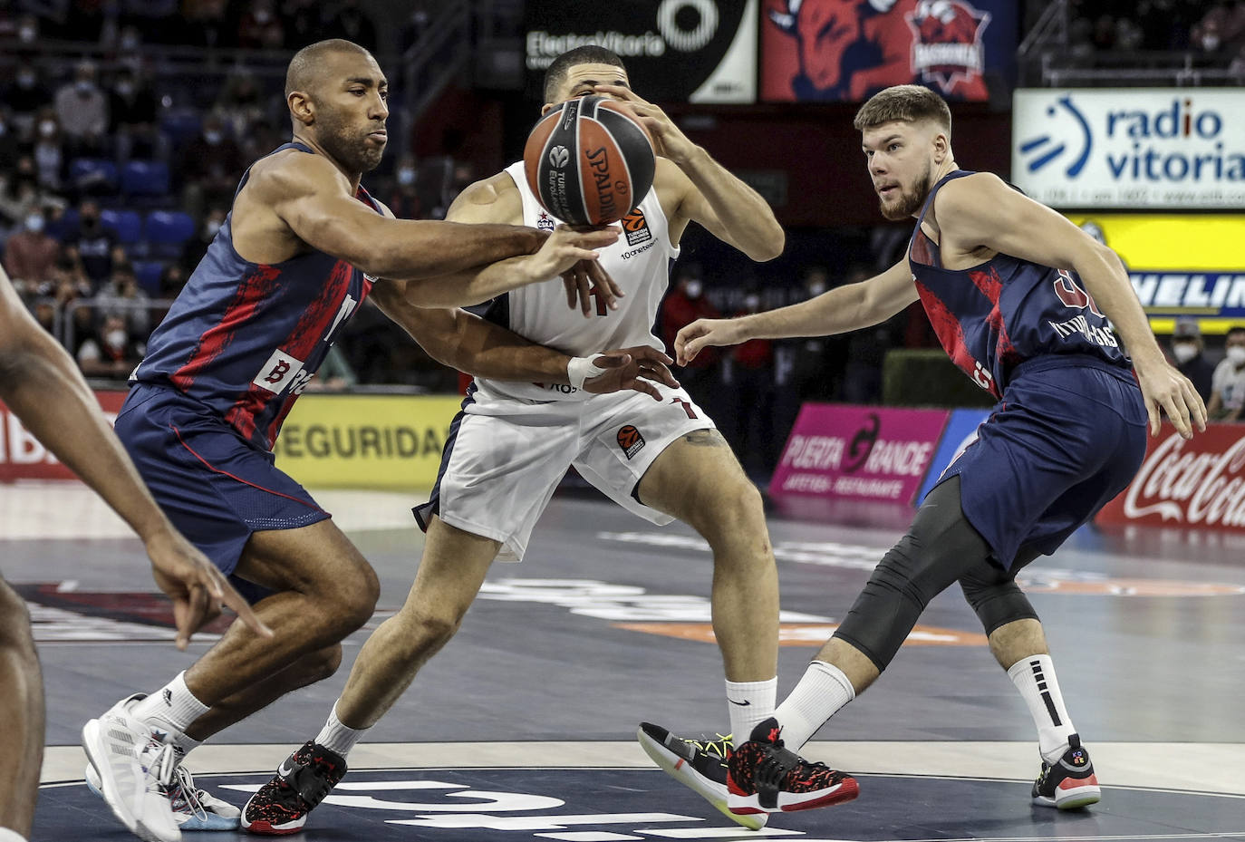 Fotos: Las mejores imágenes del Baskonia - CSKA Moscú