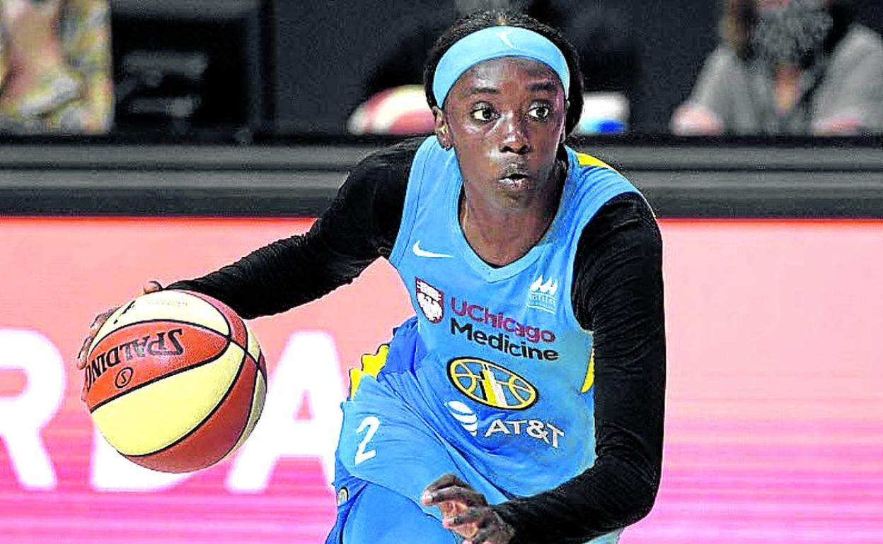 Kahleah Cooper apenas lleva una semana con el Perfumerías Avenida. 