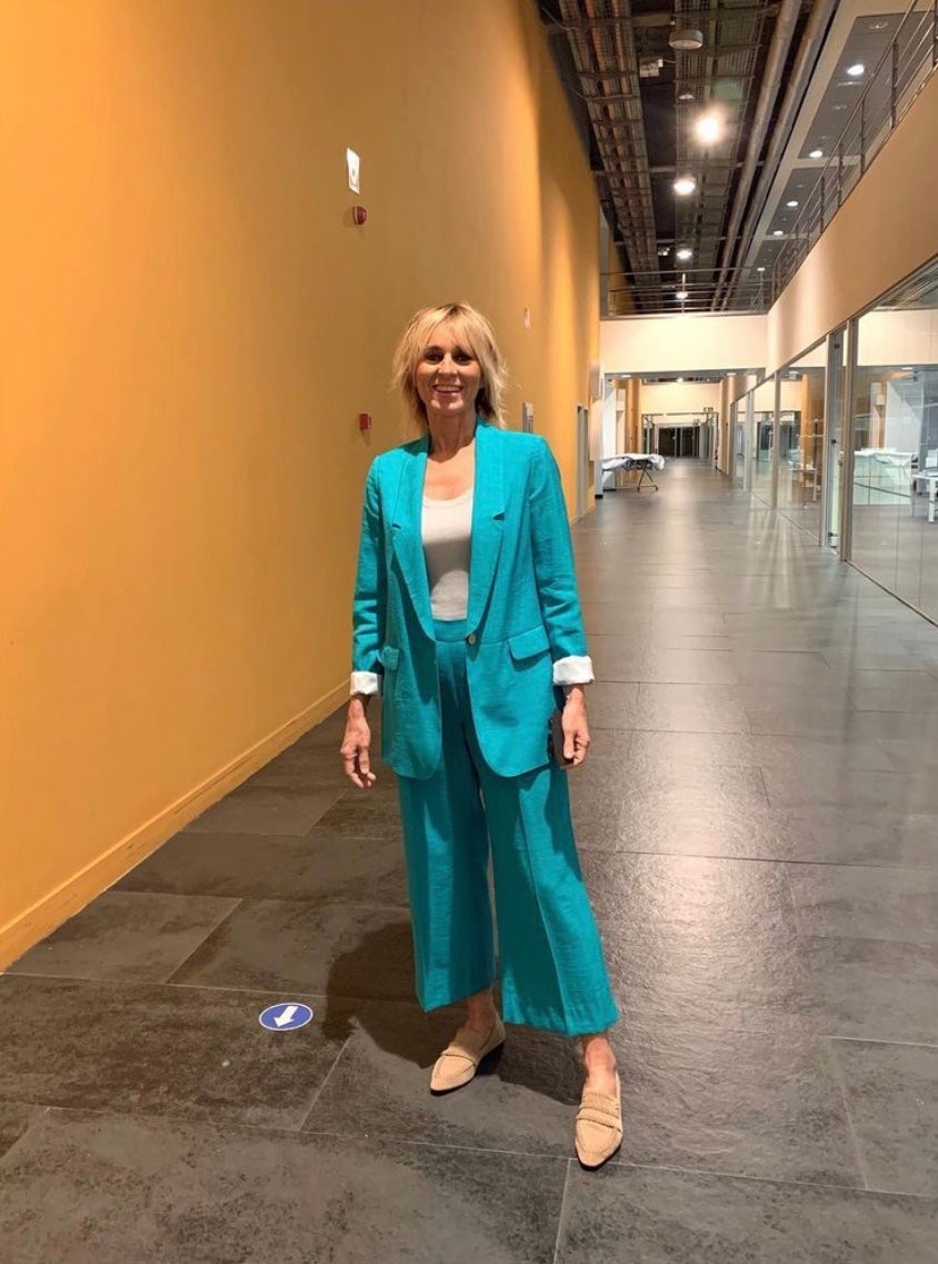 Fotos: Las tiendas y firmas de Bizkaia que visten a los presentadores de ETB