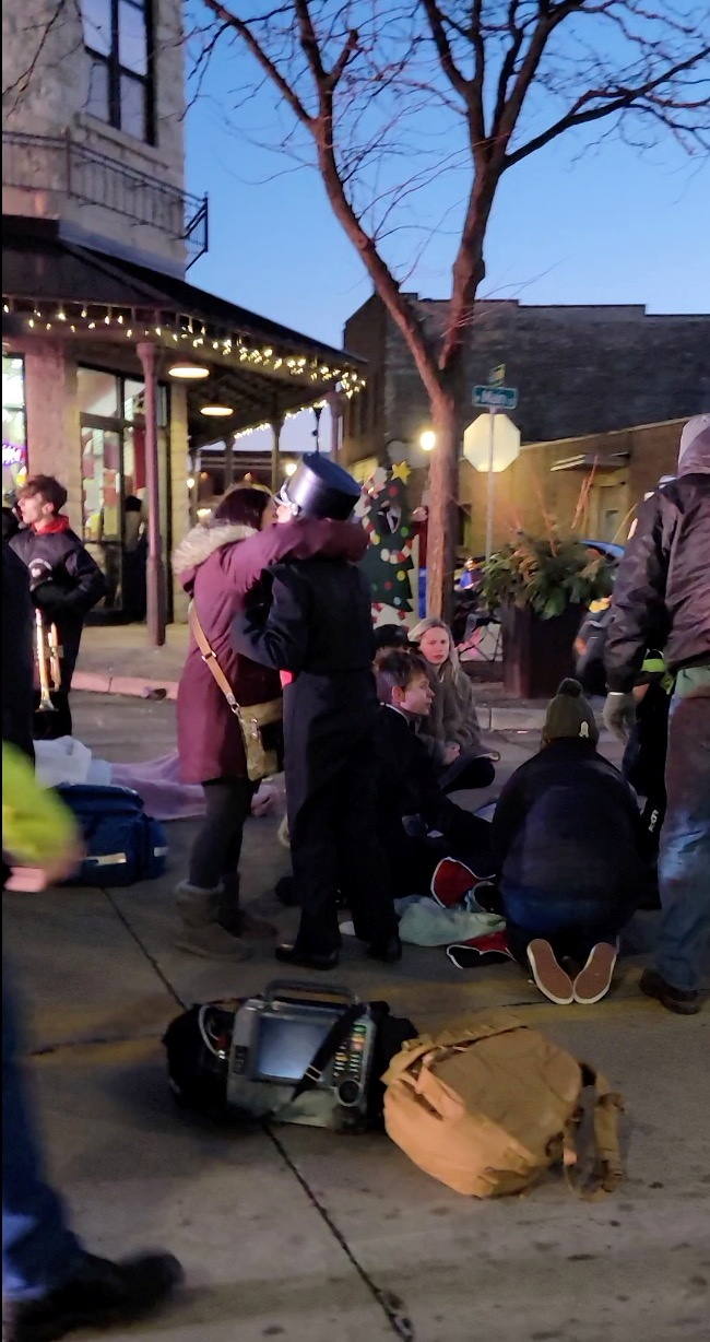 Fotos: Tragedia en Wisconsin: al menos cinco muertos y más de 40 heridos al abalanzarse un coche contra un desfile navideño
