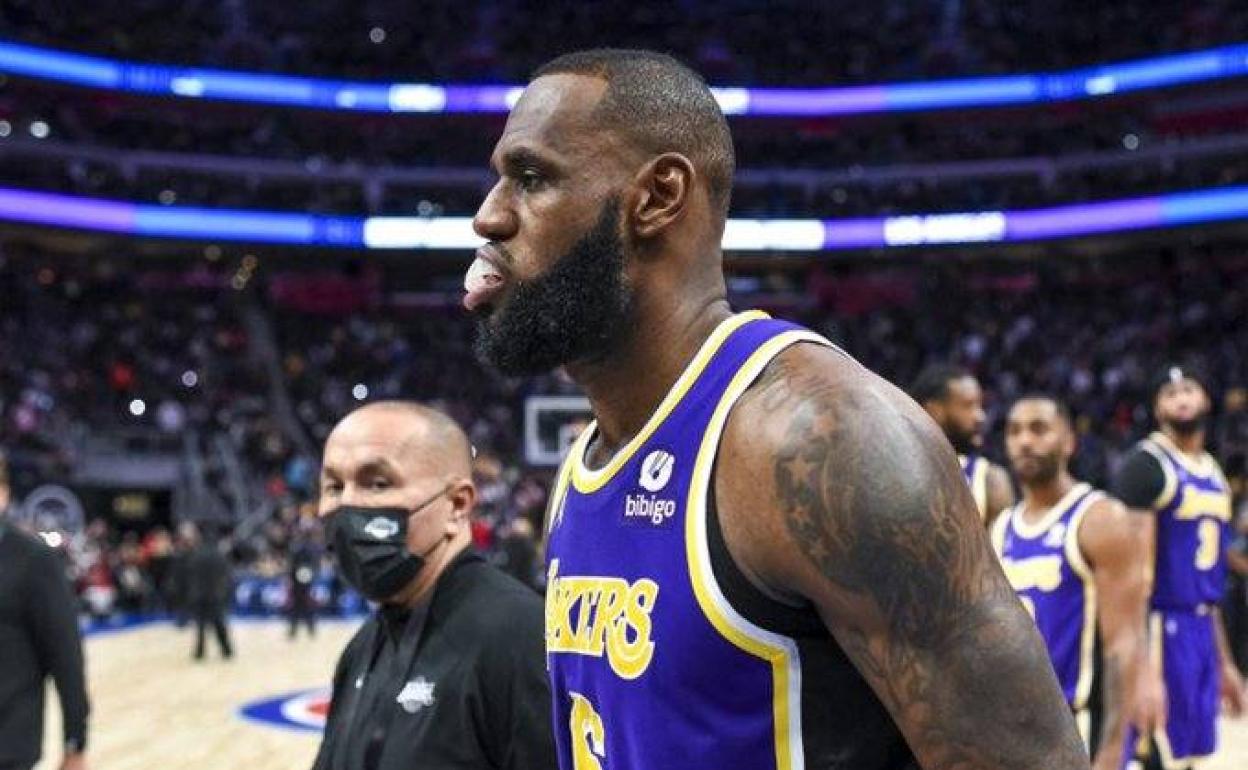 Será la primera vez que LeBron James se quede sin jugar a causa de una suspensión.