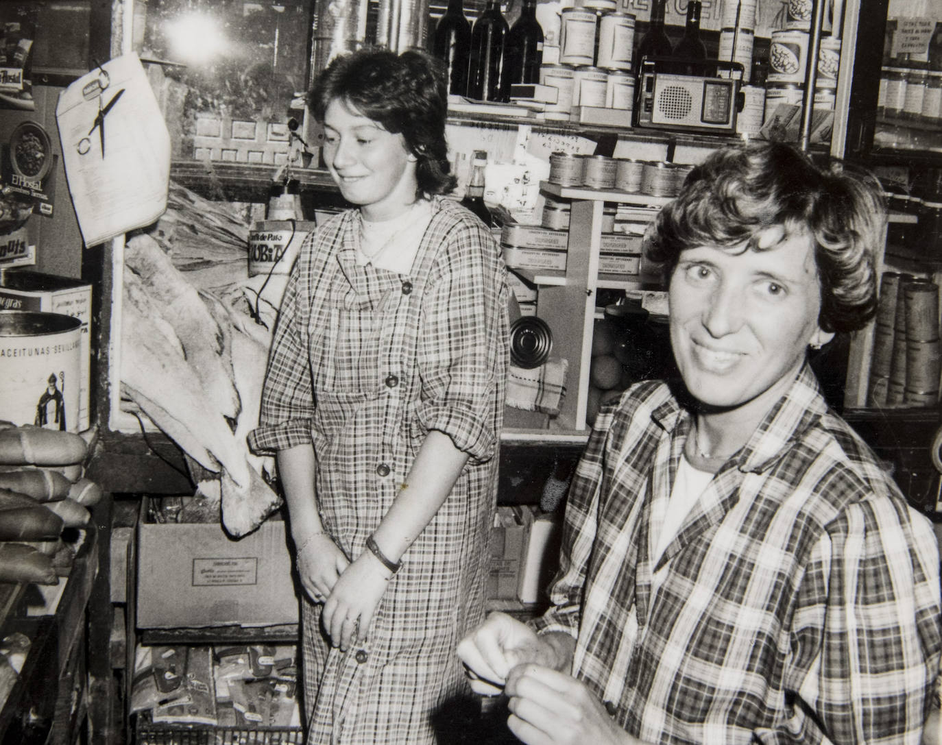 Isabel, una de las dependientas que atendió en el mostrador de Victofer, junto a Soledad.