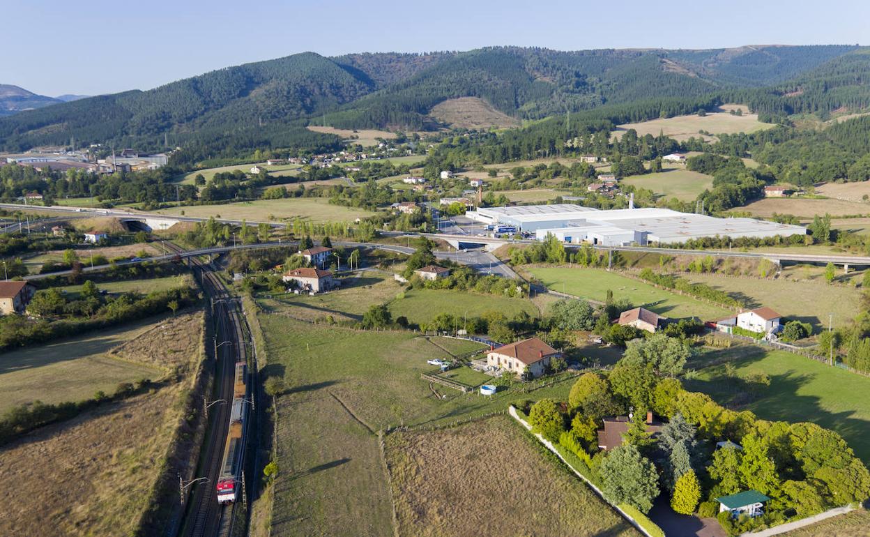 Los planes que activará la ponencia aprobada en el Parlamento relanzarán, entre otros, la industria y los transportes. 