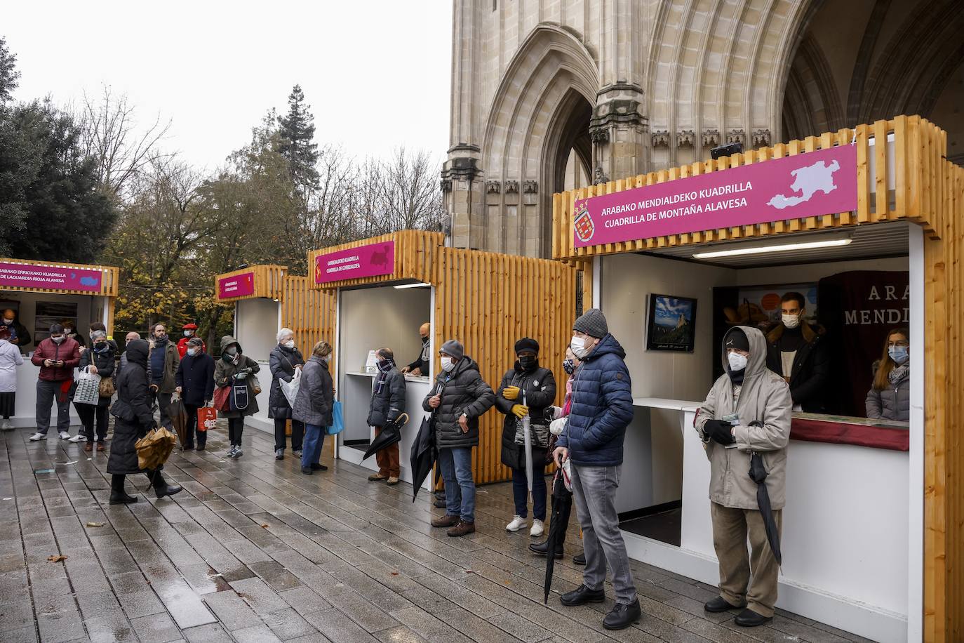 Fotos: Las Juntas Generales abren sus puertas sin rendijas para el virus