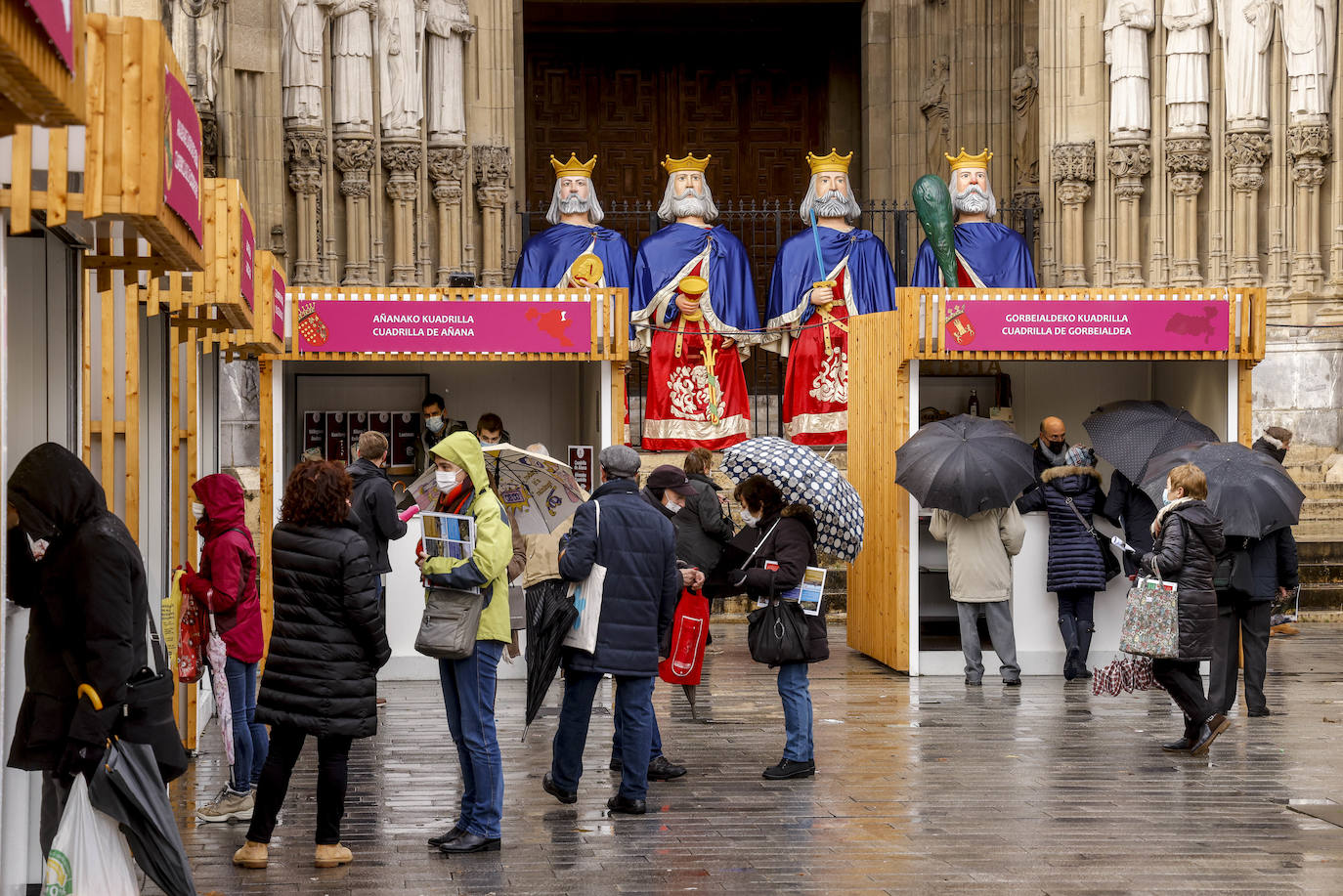 Fotos: Las Juntas Generales abren sus puertas sin rendijas para el virus
