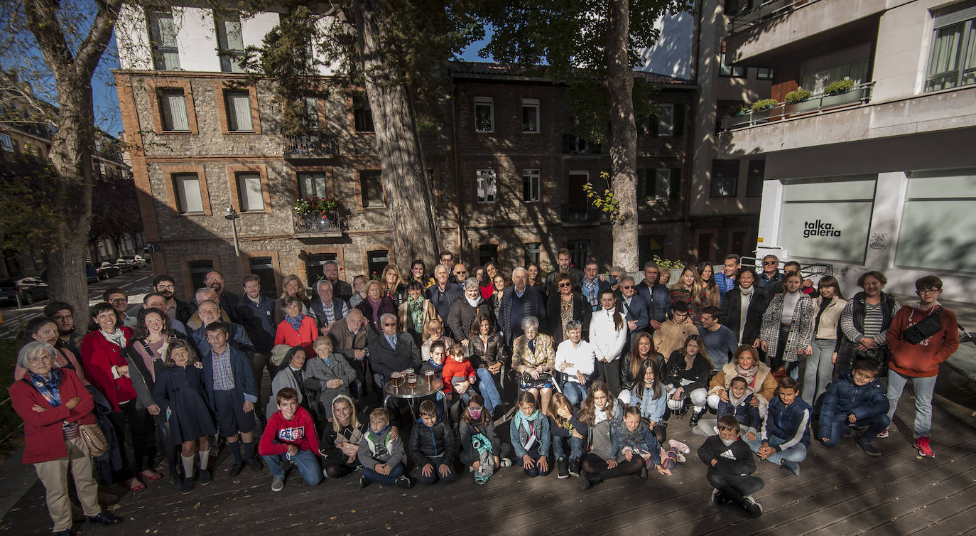La familia Knörr se reúne en Vitoria para participar en el suplemento 75 Aniversario de EL CORREO de Álava