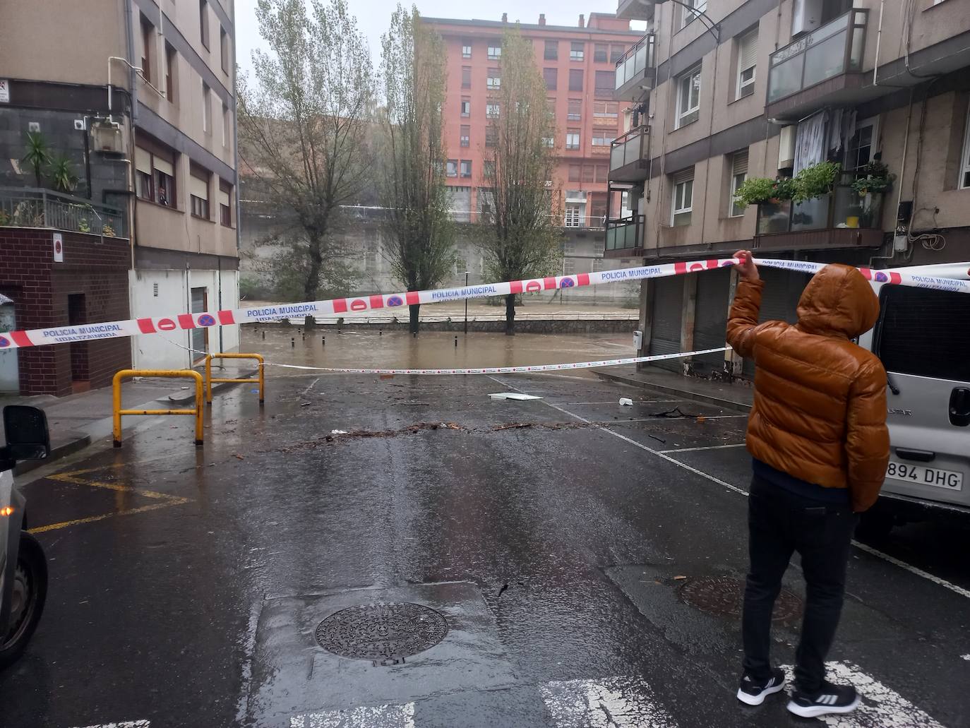 Fotos: Las inundaciones en Basauri, en imágenes