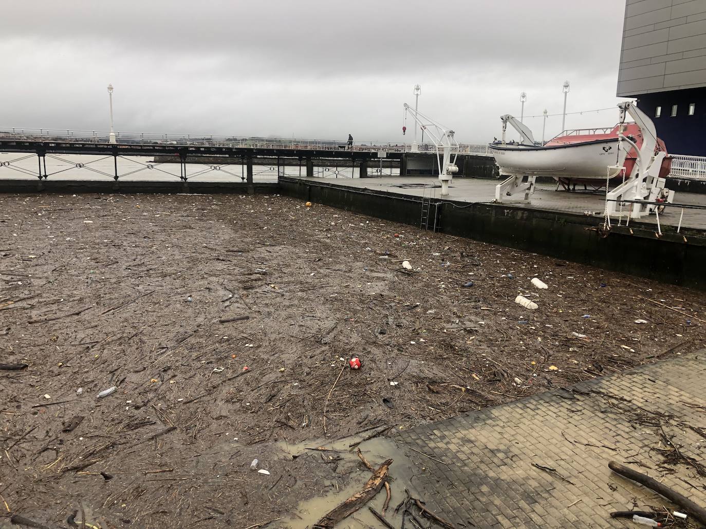 La ría a su paso por Portugalete