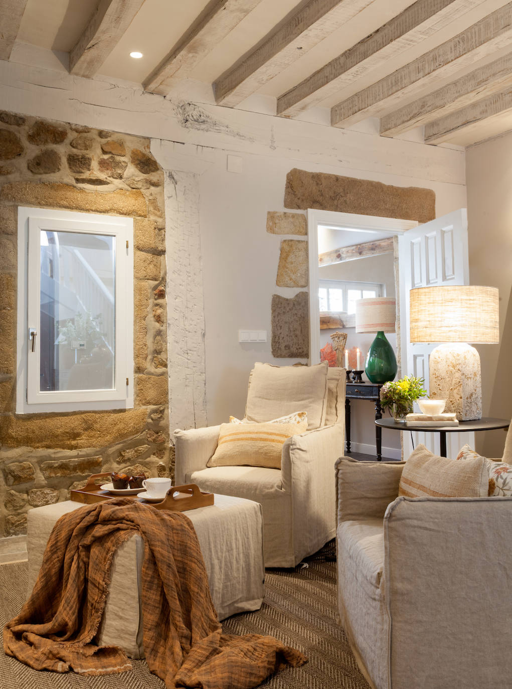 Fotos: La sorprendente reforma de una casa del siglo XVIII en Bizkaia: con patio interior y ático independiente