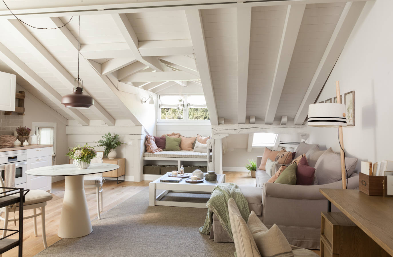 Fotos: La sorprendente reforma de una casa del siglo XVIII en Bizkaia: con patio interior y ático independiente