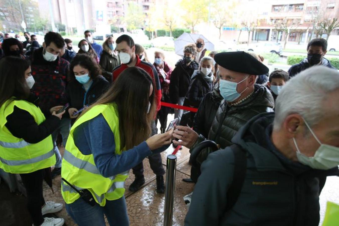 Fotos: Arranca la Azoka de Durango tras dos años de ausencia por el Covid