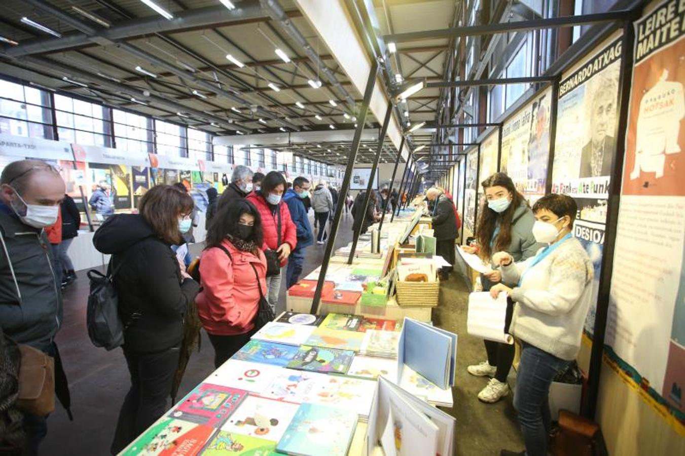 Fotos: Arranca la Azoka de Durango tras dos años de ausencia por el Covid
