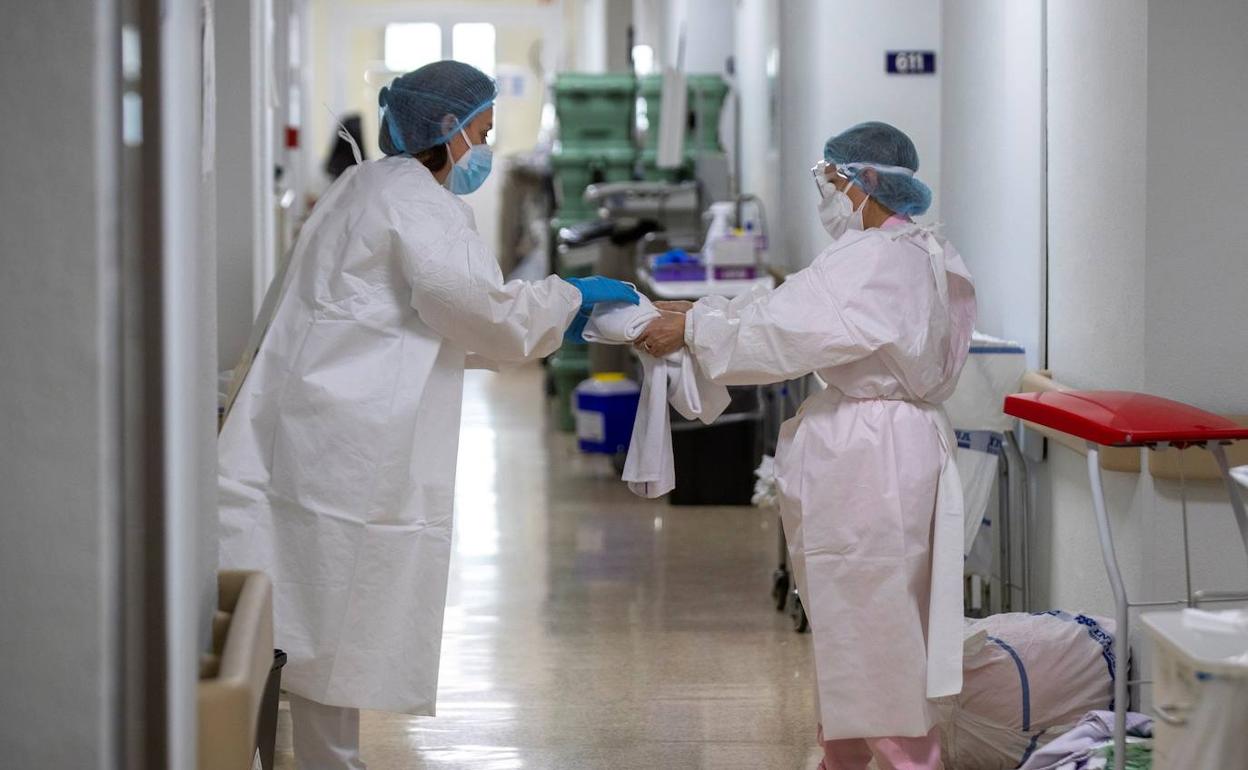 La pandemia se agrava en Euskadi con 9.608 positivos en una semana y 70 pacientes en UCI