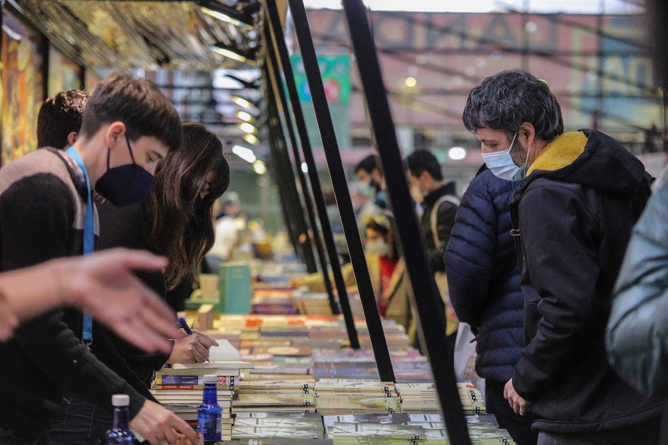 Fotos: Nueva jornada en la Azoka de Durango