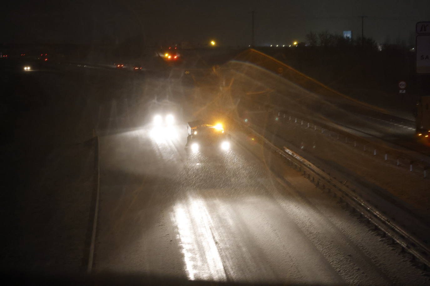 Fotos: La nieve cubre Álava de blanco