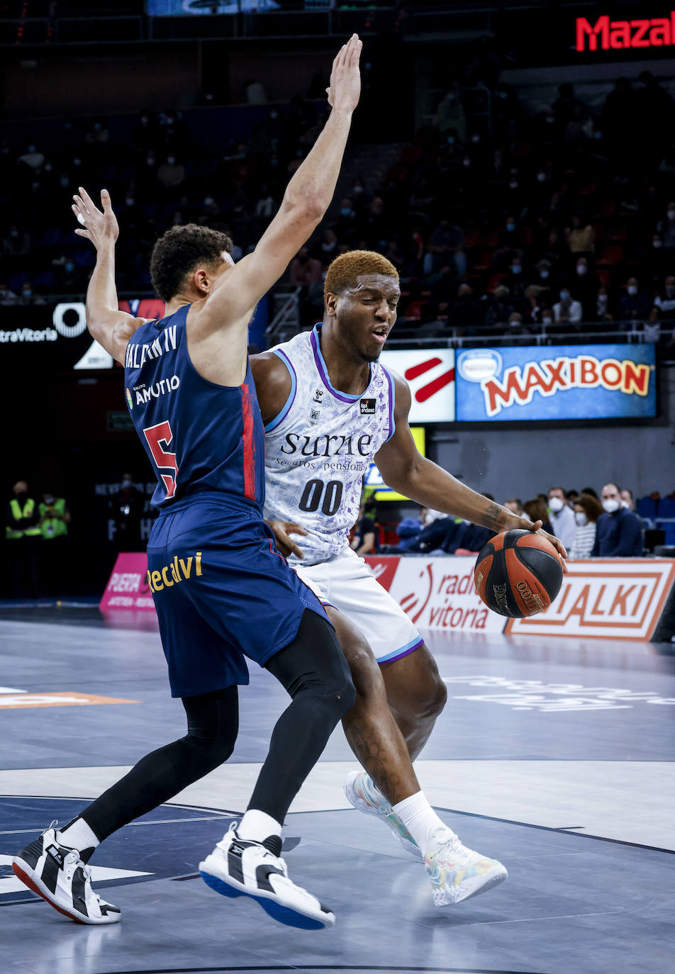 Fotos: Las mejores imágenes del Baskonia-Bilbao Basket