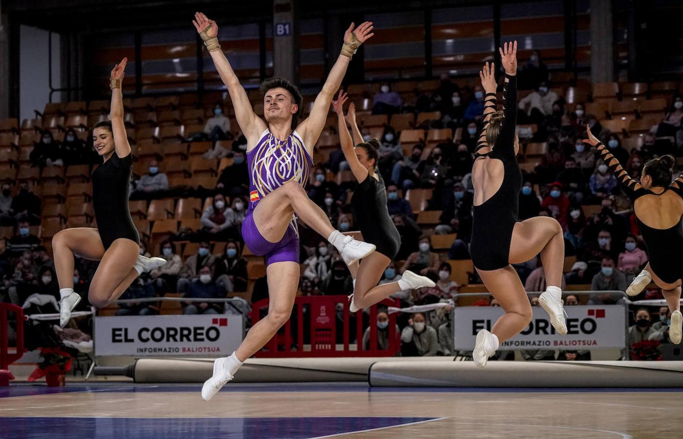 Fotos: La gimnasia desprende su magia en Vitoria