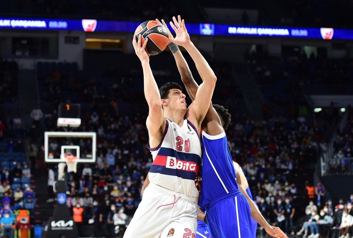 Fotos: Las mejores imágenes del Anadolu Efes - Baskonia