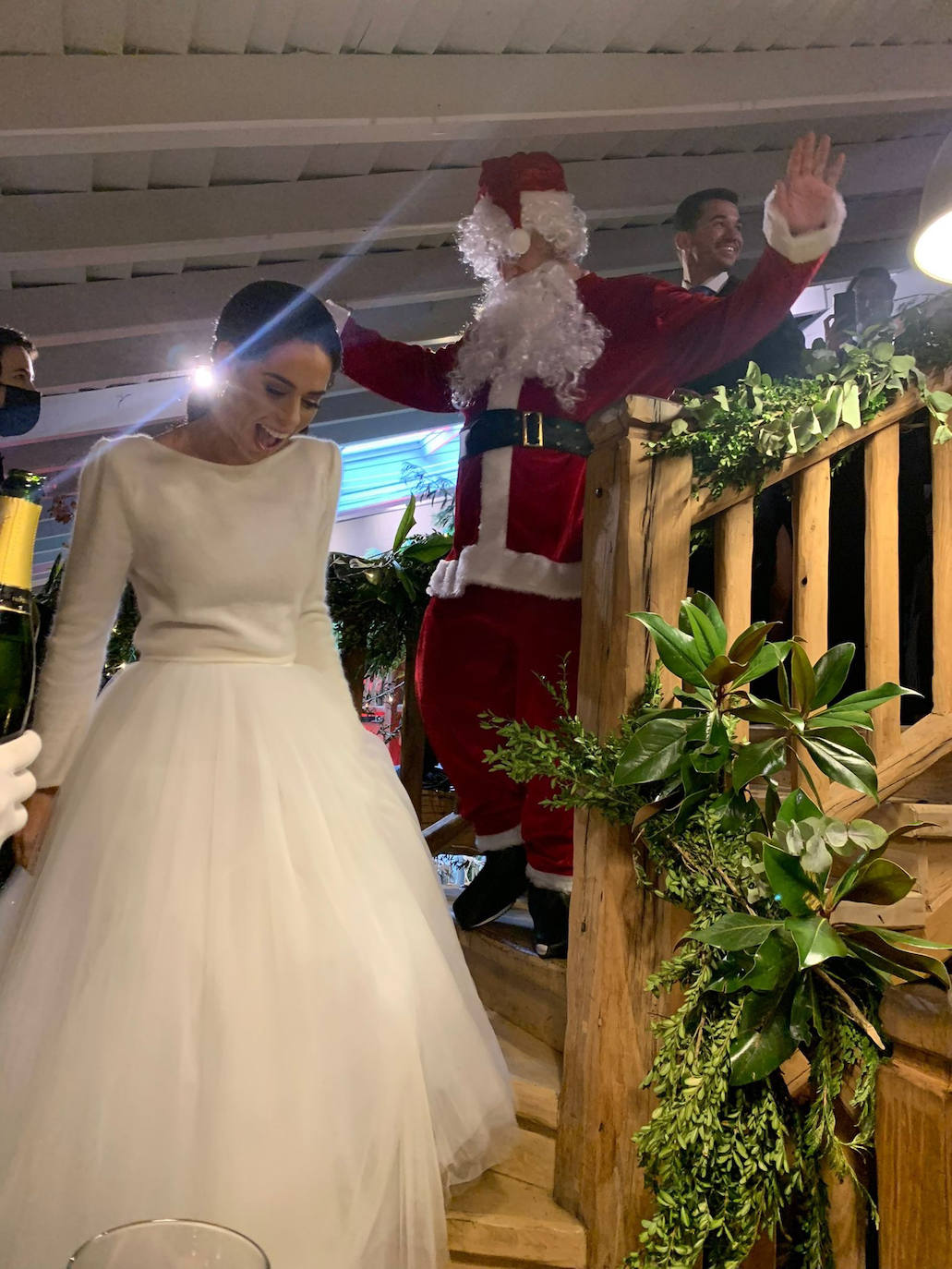 Fotos: La boda navideña de Oilda y Jesús en Getxo: tres vestidos, un trineo y Papá Noel como invitado