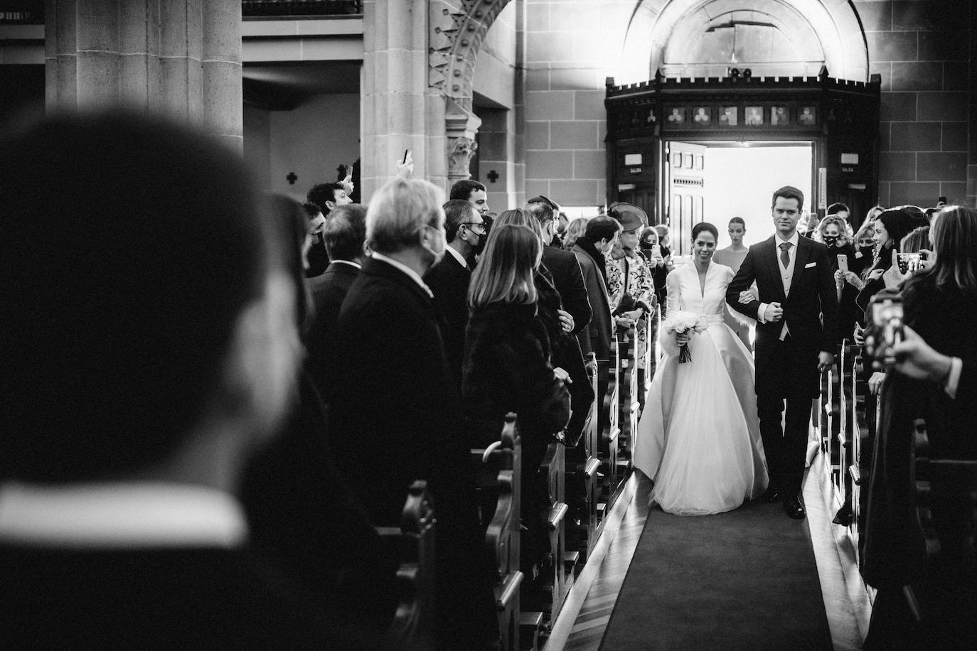 Fotos: La boda navideña de Oilda y Jesús en Getxo: tres vestidos, un trineo y Papá Noel como invitado