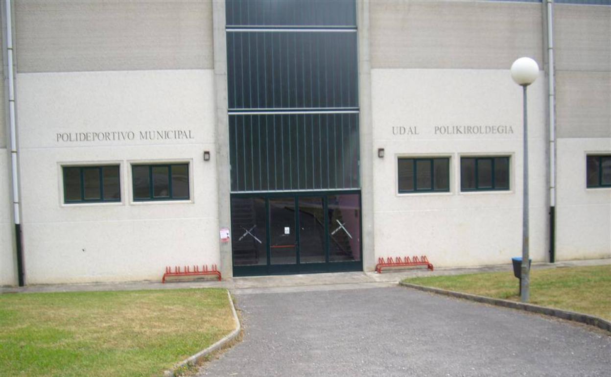 El acceso al polideportivo requiere reserva previa y desde este jueves, también pasaporte covid. 