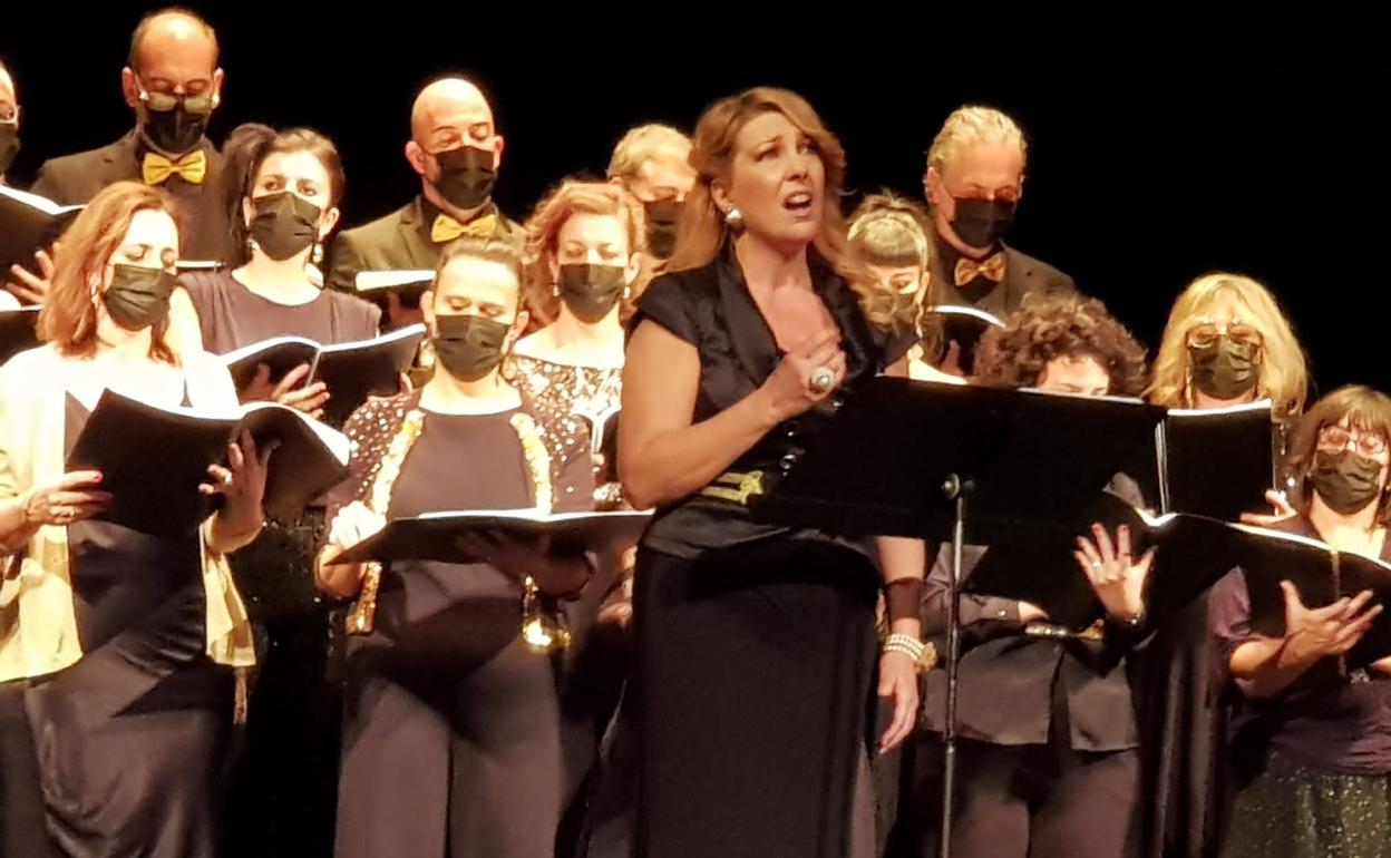 El coro con la invitada Ana Begoña Hernández
