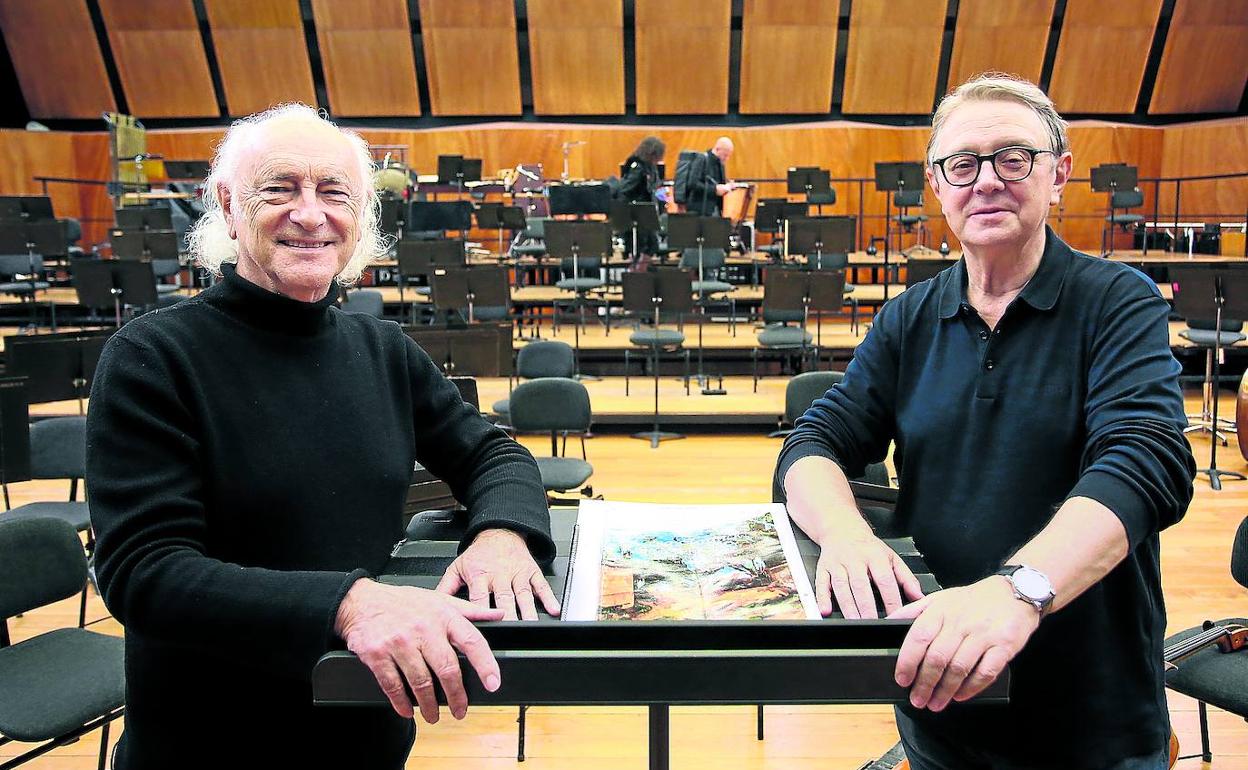 Amancio Prada y Víctor Pablo Pérez, en la sala de ensayos de la BOS. 