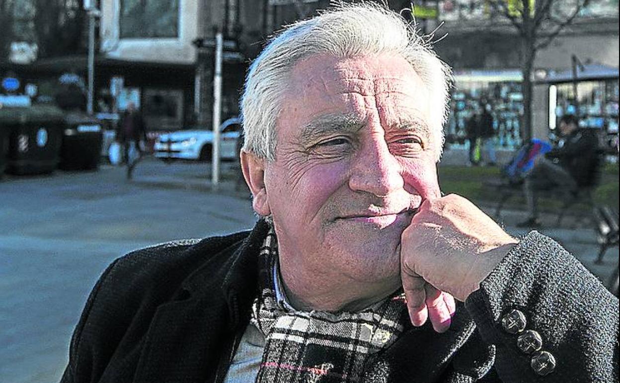 Galparsoro tiene 65 años y trabaja como abogado desde 1978. 