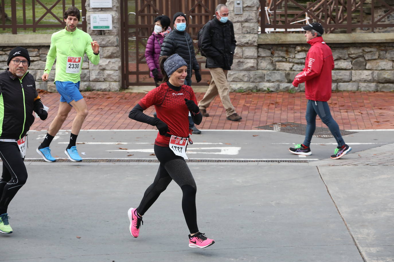 Fotos: Más de 2.500 atletas disputan la Media Maratón de Vitoria