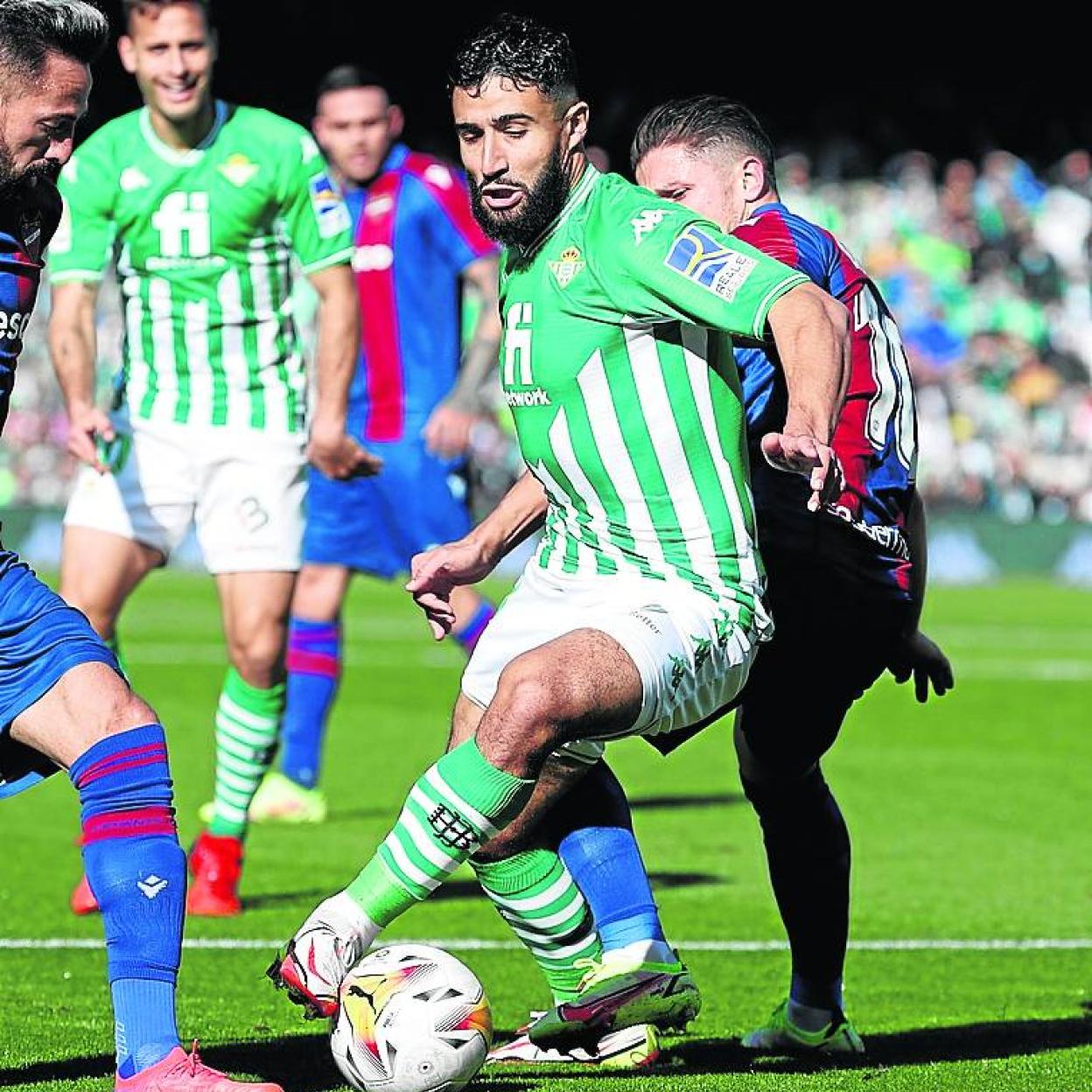 La calidad de Fekir en los metros finales es una de las armas béticas. 