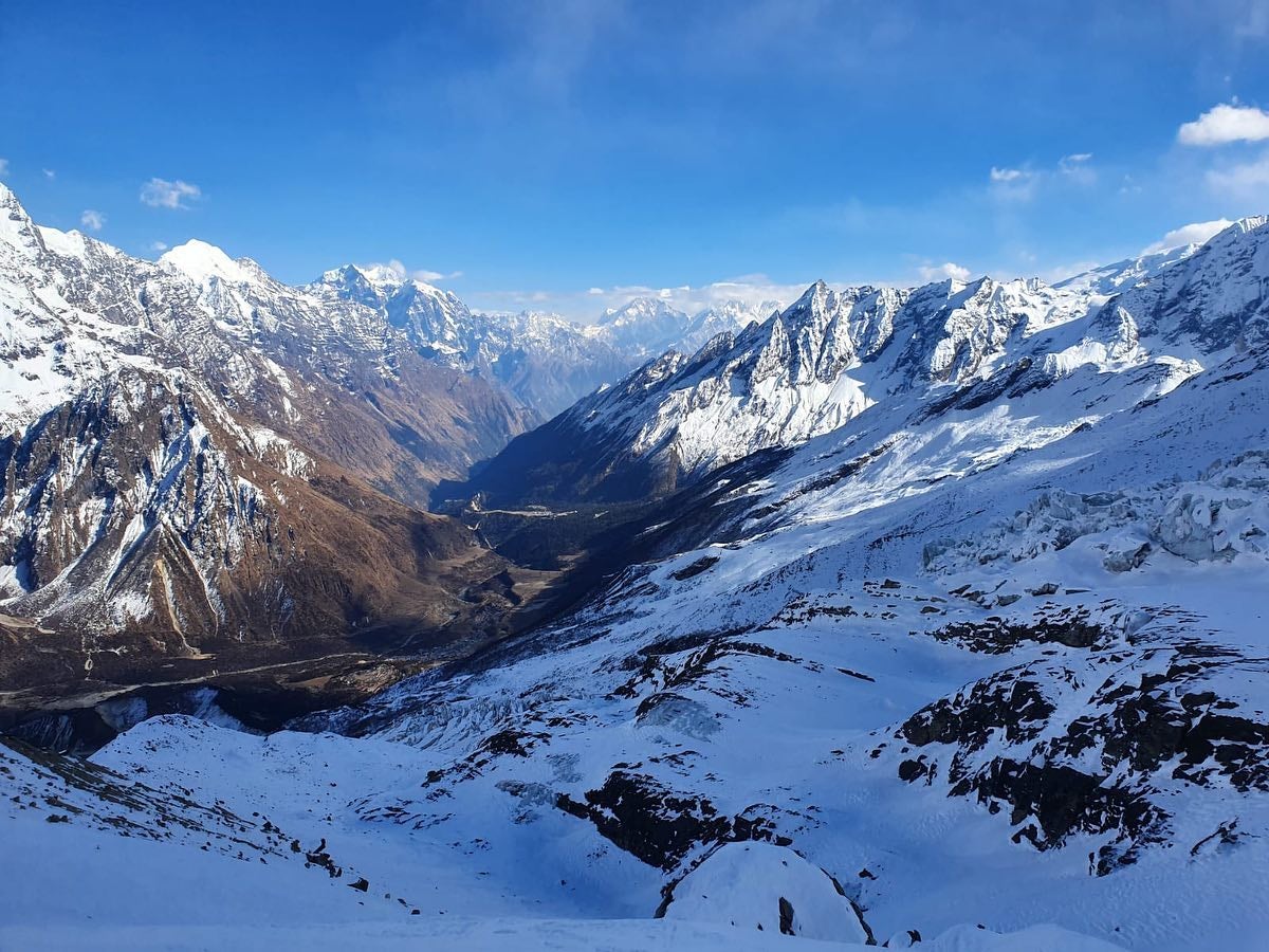 El CB se ubica en un balcón con vista privilegiada al valle de Samagaon