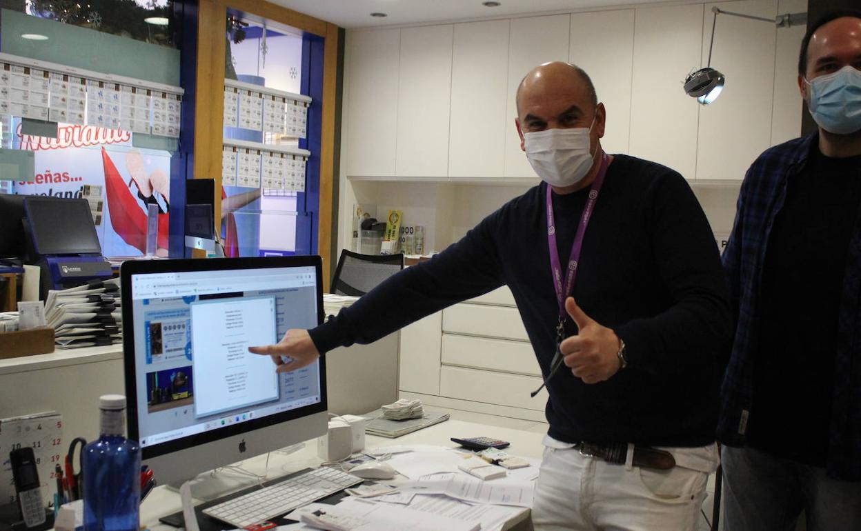 El propio Carlos Resa creó la peña premiada con un décimo del cuarto premio en el mes de septiembre. 