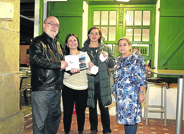 Ricardo Bilbao, Elena Coria, Ana Bustamante y Rosa Ortiz. 
