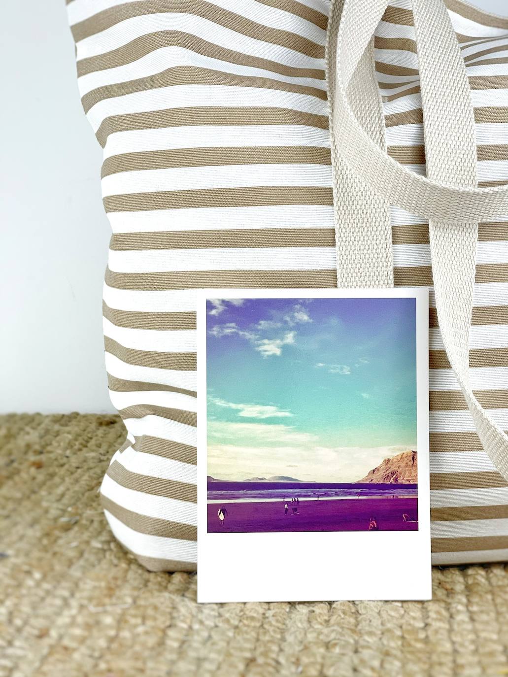 Fotos: La pareja vizcaína que rescata los colores del verano en pleno invierno con sus accesorios