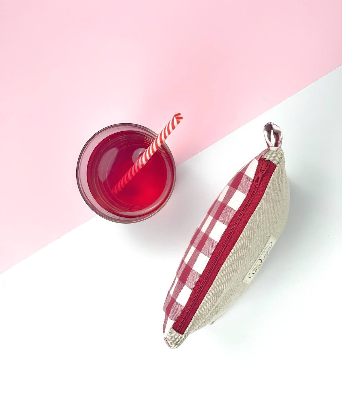 Fotos: La pareja vizcaína que rescata los colores del verano en pleno invierno con sus accesorios