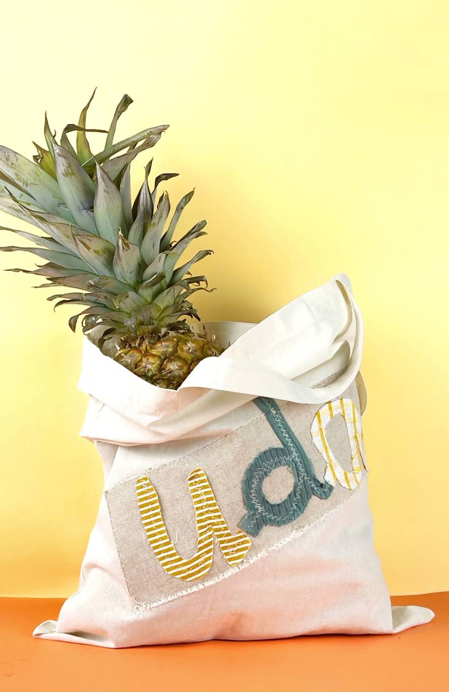 Fotos: La pareja vizcaína que rescata los colores del verano en pleno invierno con sus accesorios