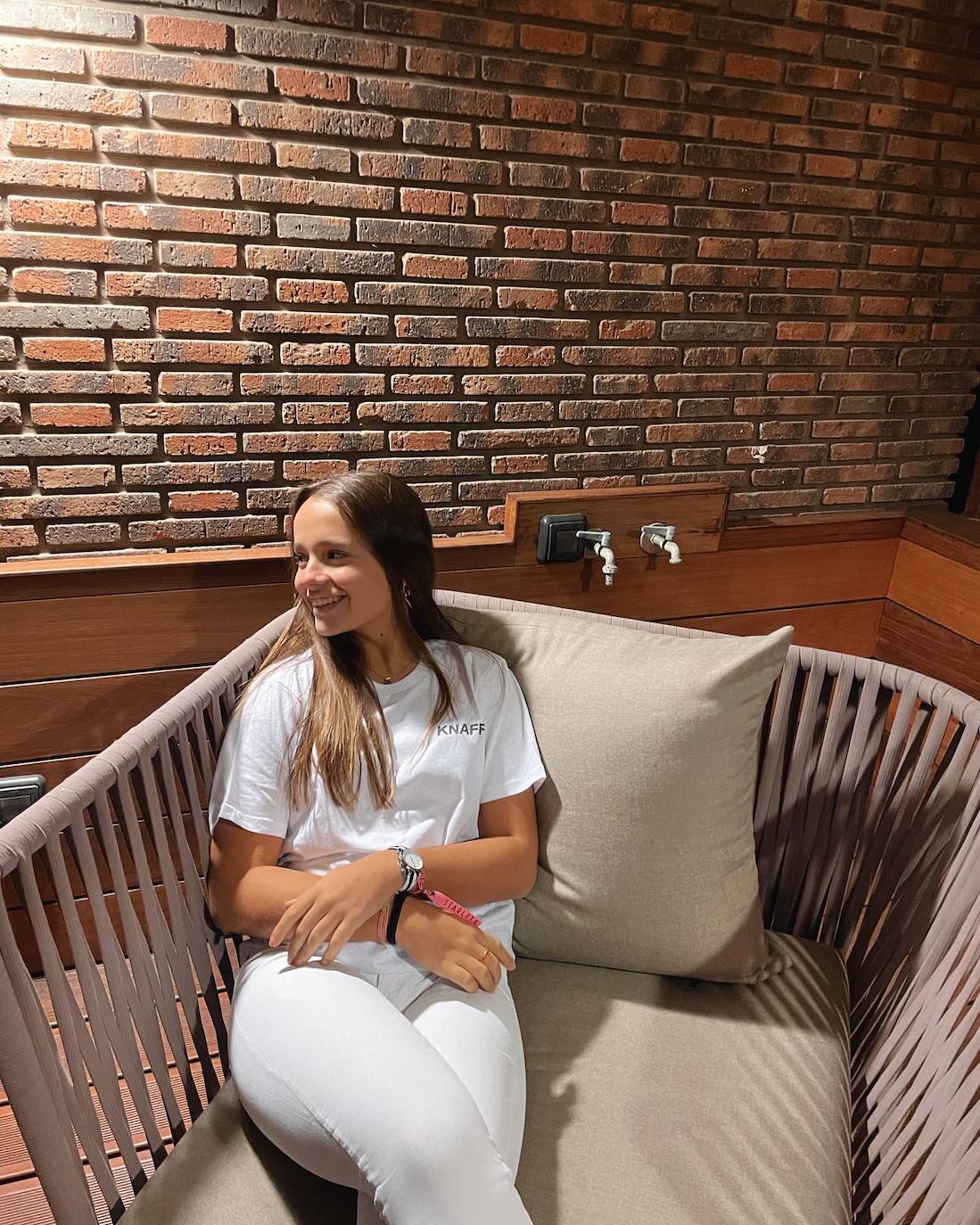 Fotos: La sudadera solidaria de dos amigas bilbaínas que conquistó a Aitor Ocio