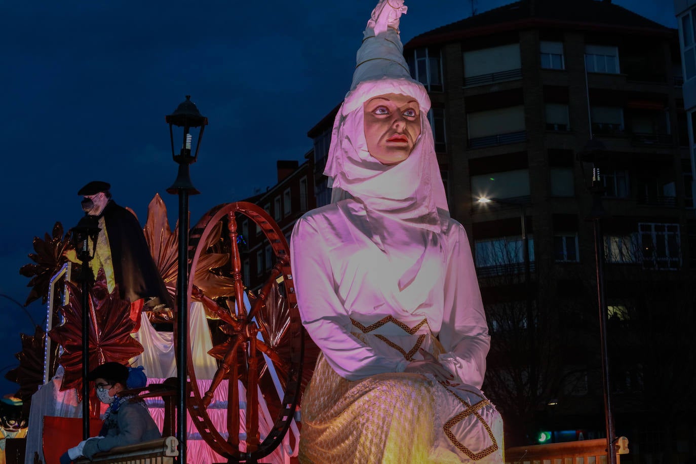 Fotos: Olentzero y su mágico séquito inunda de ilusión Vitoria