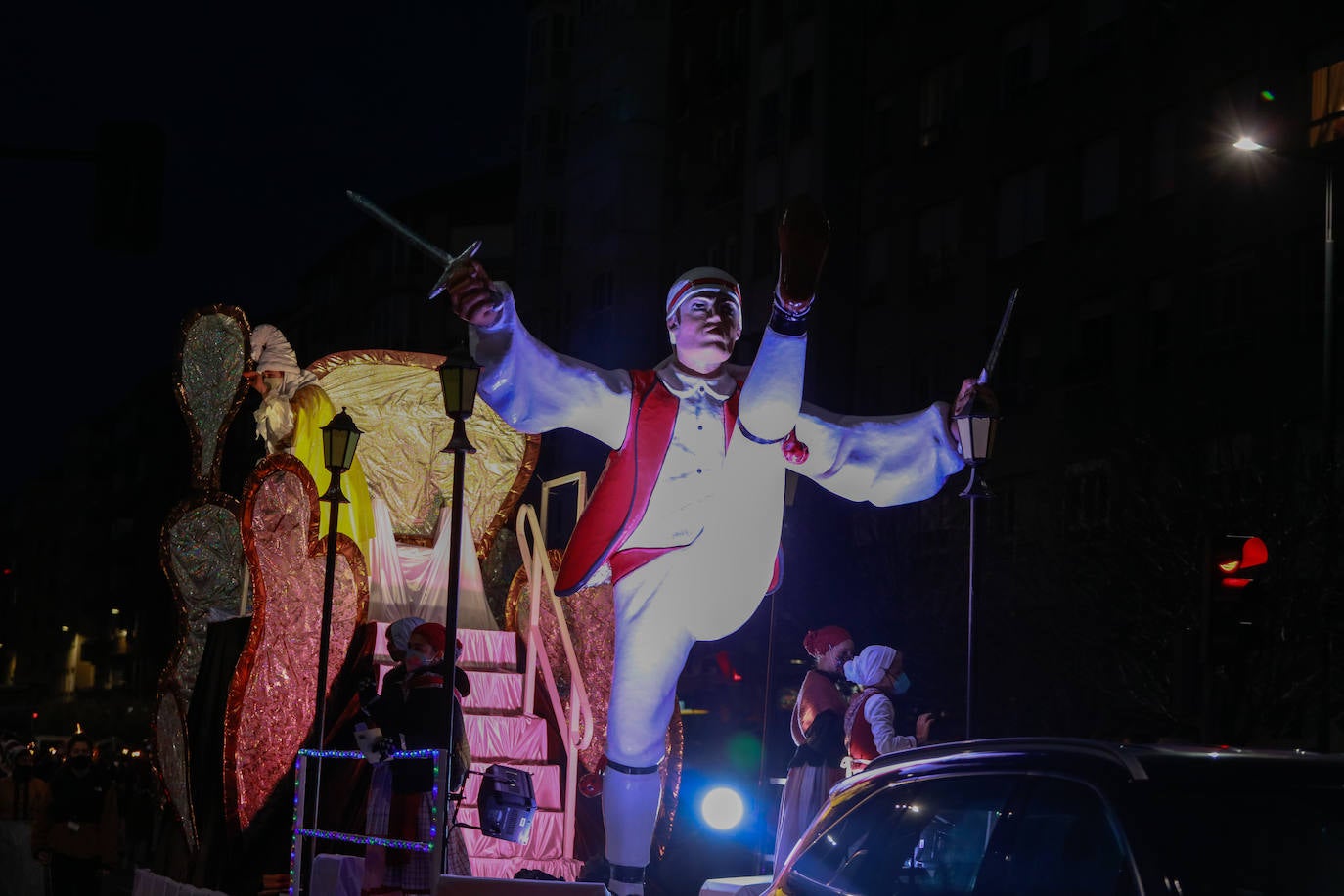 Fotos: Olentzero y su mágico séquito inunda de ilusión Vitoria