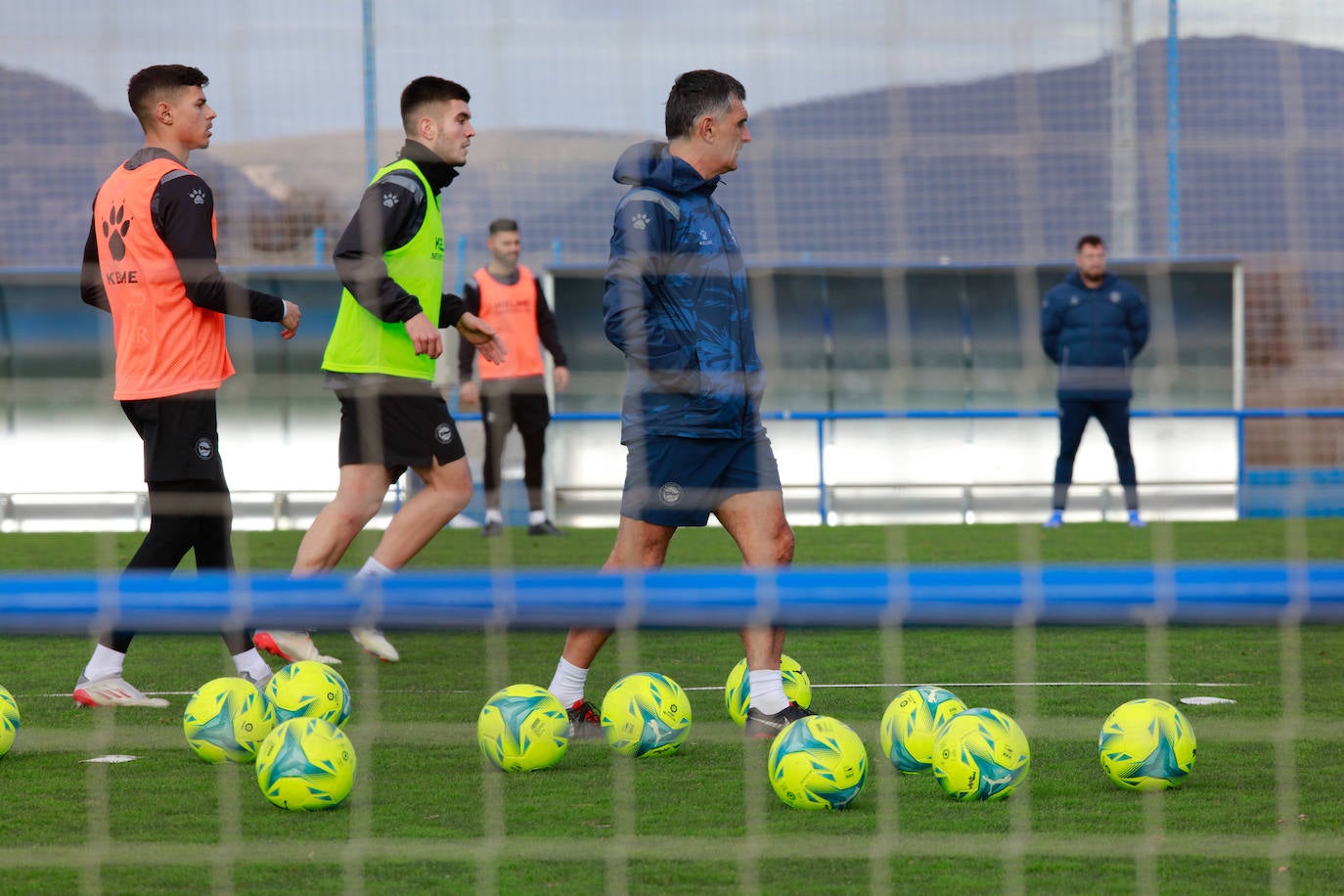 Fotos: Las primeras imágenes de Mendilibar como entrenador del Alavés