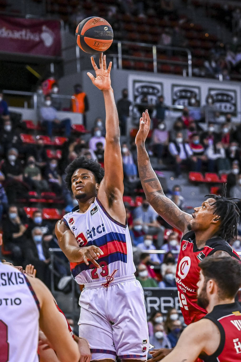 Fotos: Las mejores imágenes del Zaragoza - Baskonia