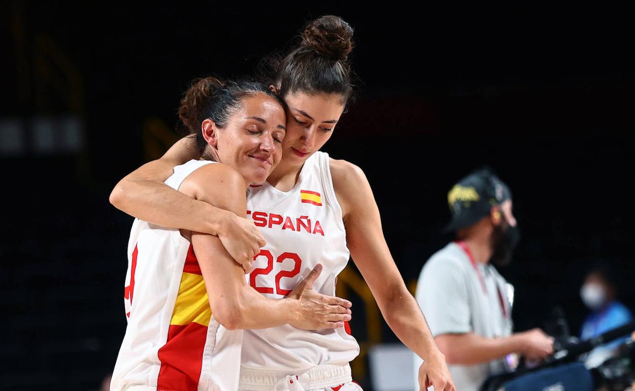 Laia Palau y María Conde Alcolado tras un partido disputado en agosto. 