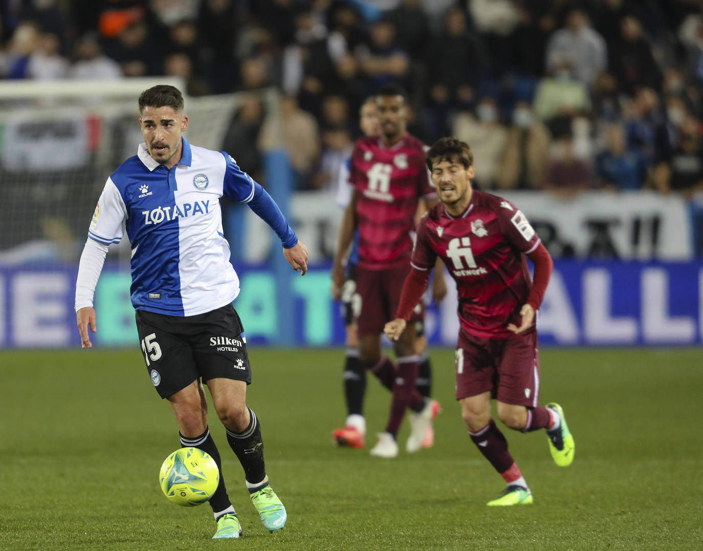 Fotos: Las mejores imágenes del derbi Alavés-Real Sociedad