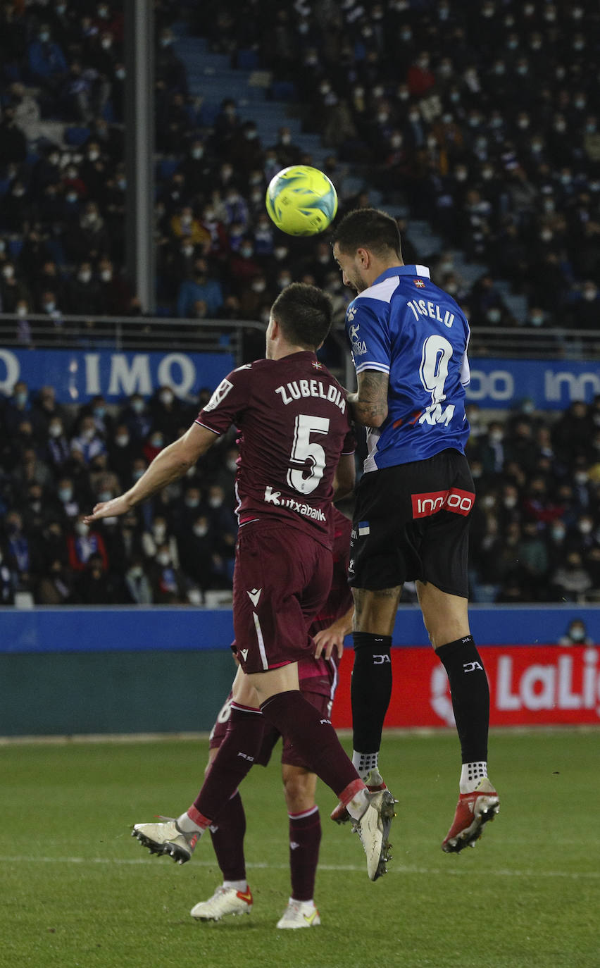 Fotos: Las mejores imágenes del derbi Alavés-Real Sociedad